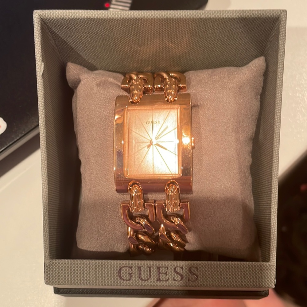 New Guess Watch - rose gold
